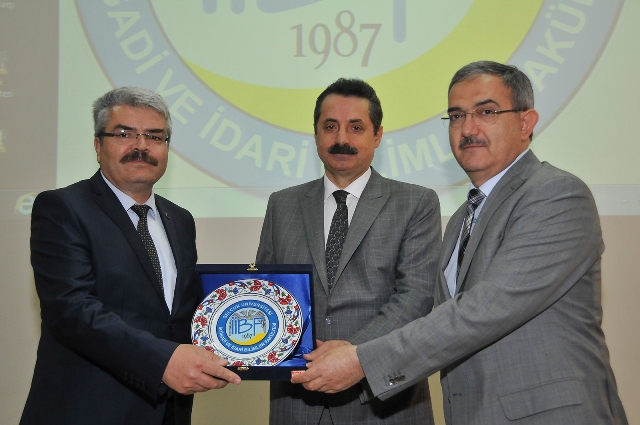 selcukta-tarim-ve-ekonomi-konferansi--(10).jpg