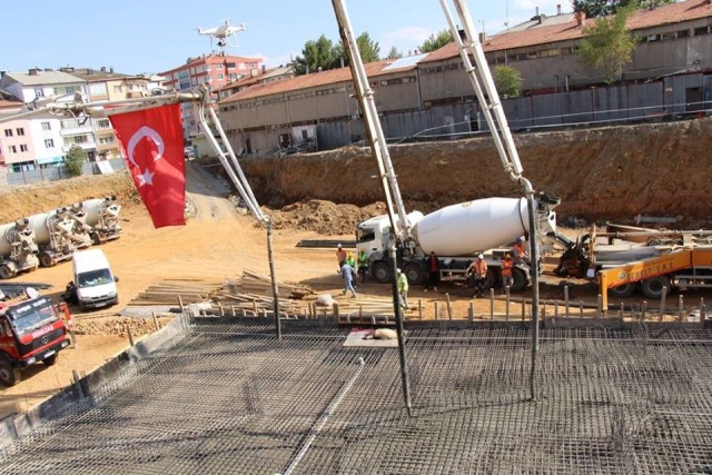 seydisehir’de-eski-garaj-ticaret-ve-konut-projesinin-temeli-atildi-(3).jpg