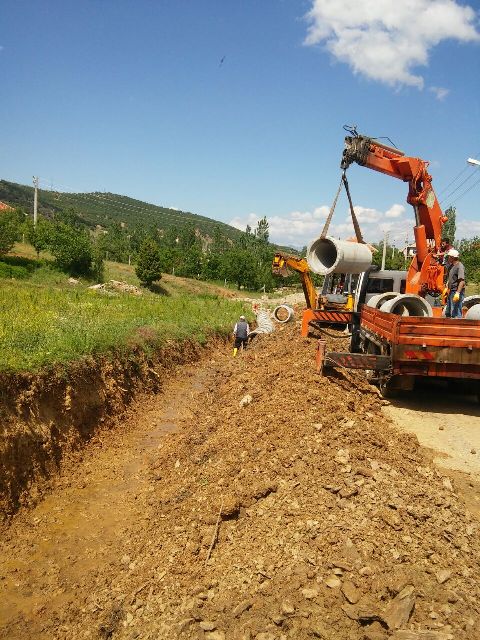 seydisehir-merkez-ve-kirsal-mahallelerde-yagmur-sulari-kontrol--(1).jpg