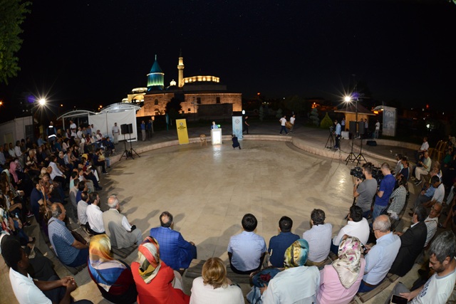 siir-severler-mevlana-siir-soleni’nde-bulust-(5).jpg