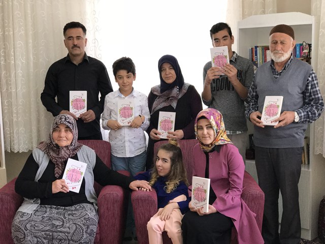 sma-hastasi-genc-kiz-ikinci-kitabini-cikarmaya-hazirlaniyor-(6).jpg