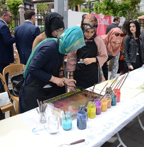 sokakta-sanat-gunleri-basladi-(2).jpg