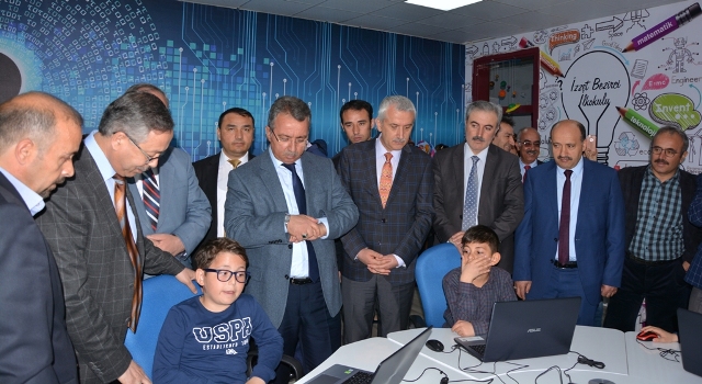 stem-kodlama-ve-robotik-egitim-sinifinin-acilisi-(3).jpg