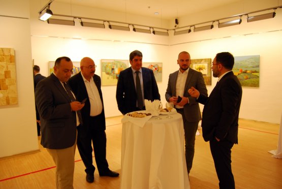 su’lu-ressam-prof.-dr.-enveroglu’nun--(2).jpg