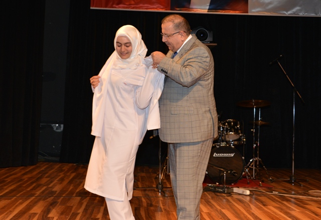 su-dis-hekimligi-fakultesi’nde-beyaz-onluk-heyecani-(5).jpg
