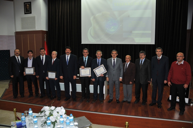 su-fen-fakultesi-akademik-kurul-toplantisi-yapildi-(5)-001.jpg