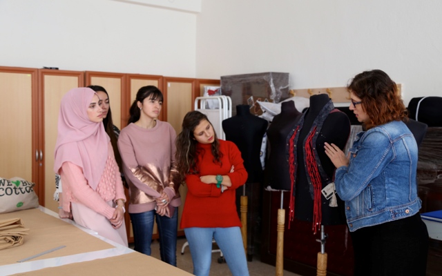 sut-ureticisi-girisimcinin-destekcisi-moda-tasarimcisi-esi-(10).jpg