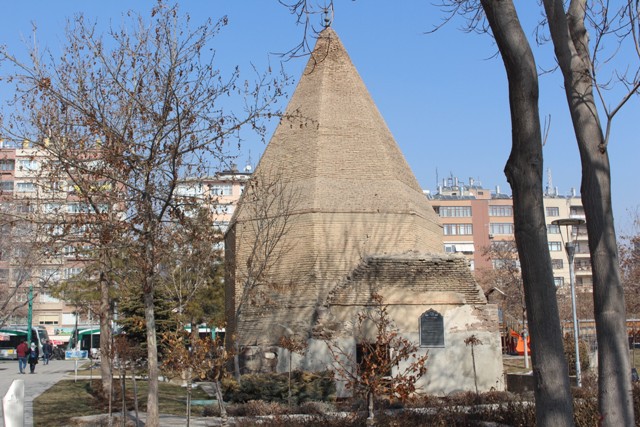 taci---i-vezir-turbesi--(1).jpg