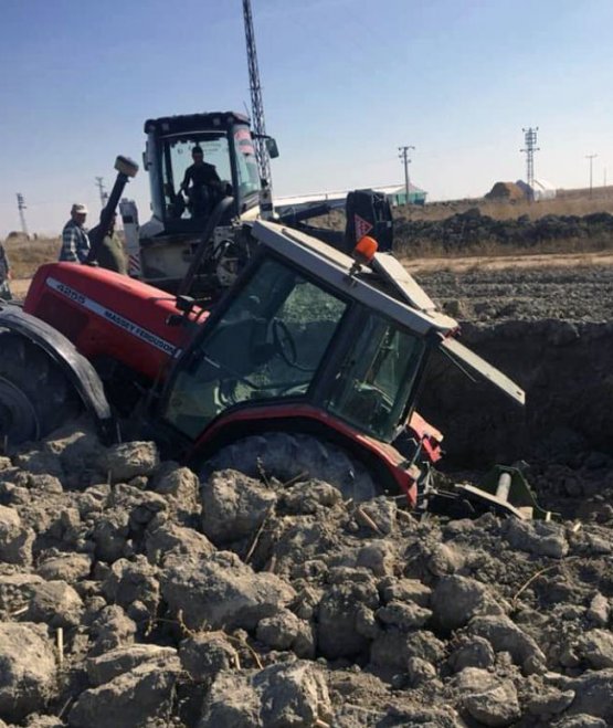 tarla-suren-traktor,-obruga-dustu--(1).jpg