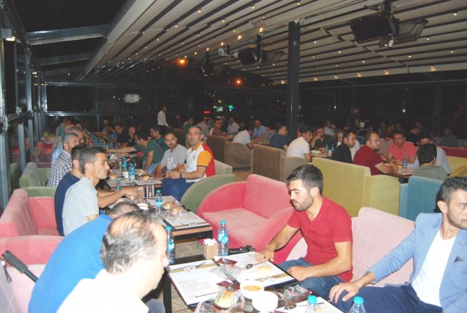 telefoncu-esnafi-sorunlarini--ve-cozum-yollarini-masaya-yatirdi-(7).jpg