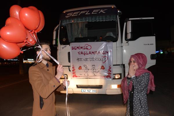 tir-la-sevgilisinin-yolunu-kesip-evlenme-teklif-8271092_4286_m.jpg