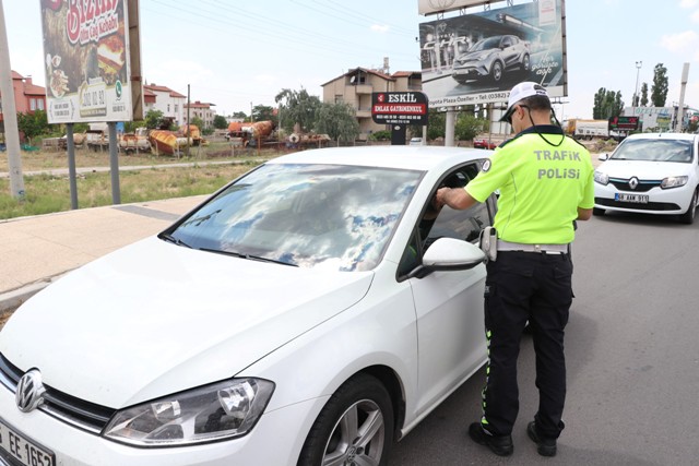 trafik-kural-ihlalleri--(3).jpg