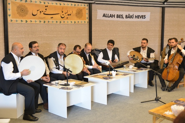 turbeonu-bulusmalarinda-“musiki-fasli-3.jpg