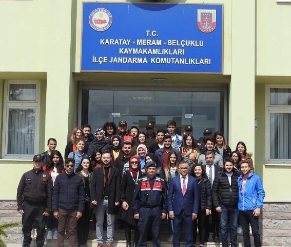 turizm-ogrencilerinden-jandarmaya--(2).jpg