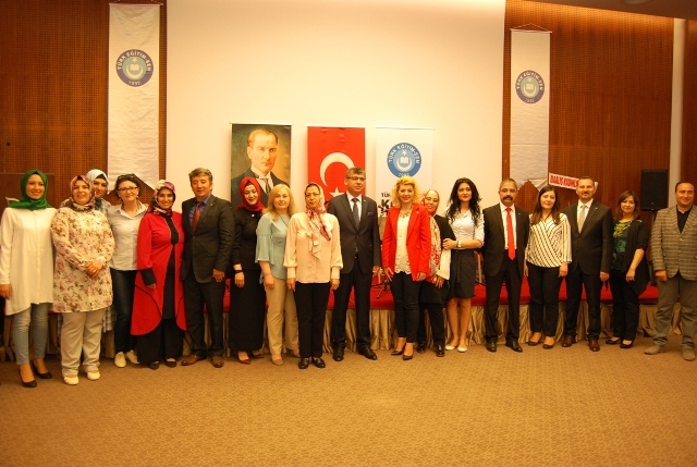 turk-egitim-sen’de-anneler-gunu-coskuyla-kutlandi-(4).jpg