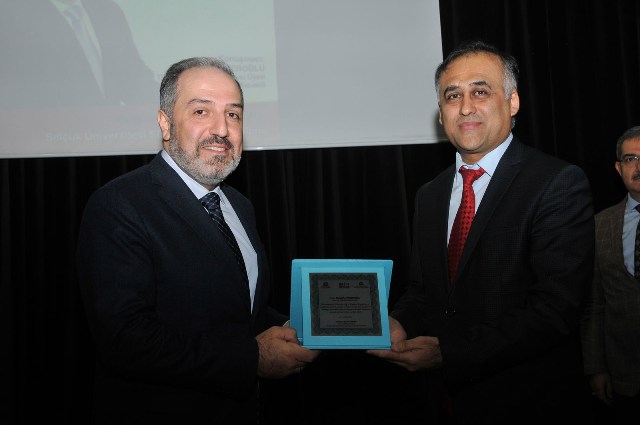 turkiye-acisindan-goc-ve-diaspora-konulu-konferans-selcuk’ta-gerceklesti-(4).jpg