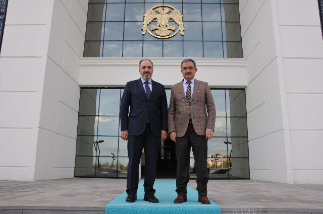 turkiye-acisindan-goc-ve-diaspora-konulu-konferans-selcuk’ta-gerceklesti-(7).jpg
