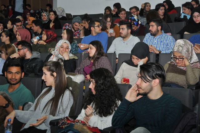 turkiye-acisindan-goc-ve-diaspora-konulu-konferans-selcuk’ta-gerceklesti-(8).jpg