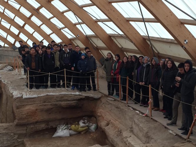 turmak-ogrencileri-catalhoyuk’te--(3).jpg