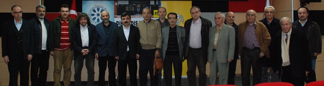 tyb’de-“din-ve-dis-politika”-konusuldu-(2).jpg