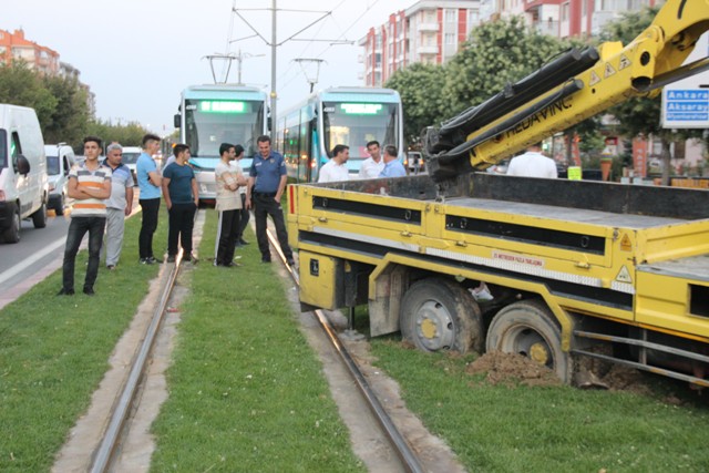 u-donusu,-tramvayi-aksatti--(2).jpg