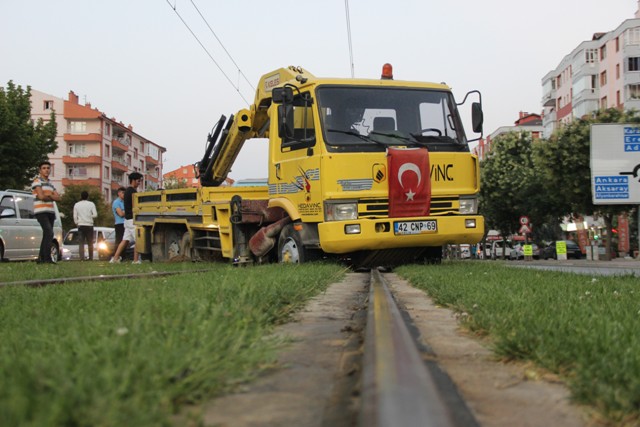 u-donusu,-tramvayi-aksatti--(3).jpg
