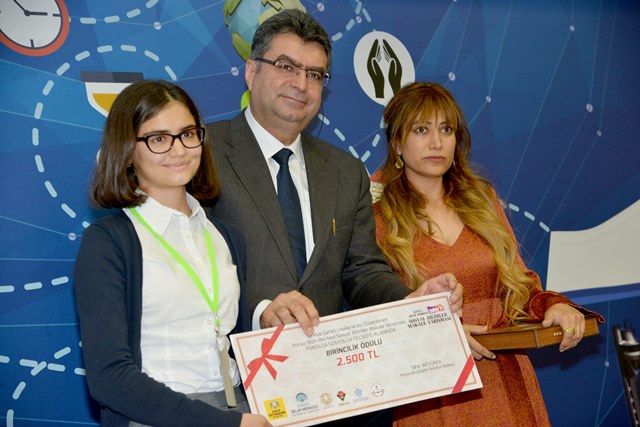 ulkenin-gelecegi-olan-basarili-gencler-odullendirildi-(7).jpg