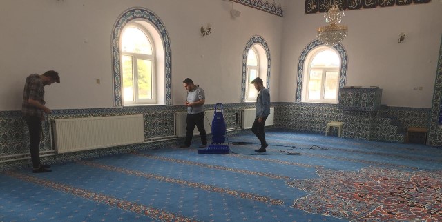 ulkuculer-camii-temizledi--(5).jpeg