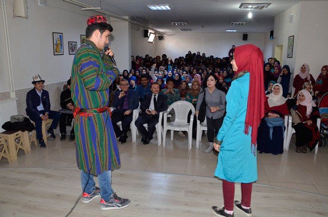 uluslararasi-ogrenciler-ulkelerini-tanitiyor--2.jpg