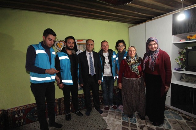 universite-ogrencilerinden-gonullu-evde-bakim-hizmeti--(3).jpg
