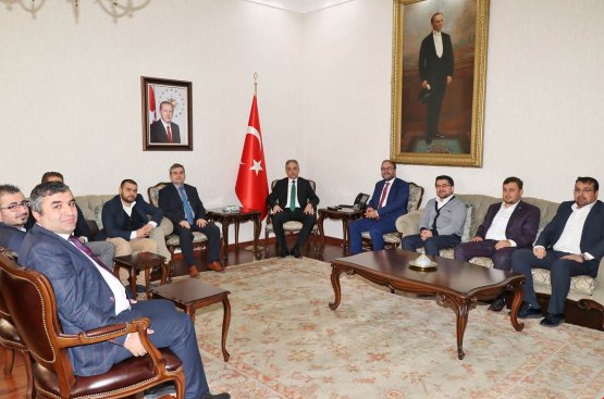 vali-toprak’a-ziyaretler-suruyor-23-(1).jpg