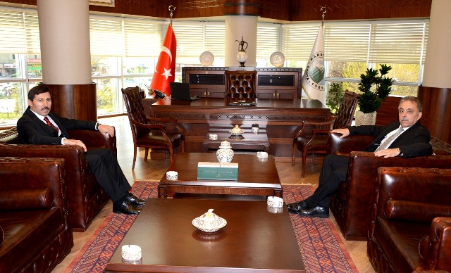 vali-toprak,-akis-ve-turkmenoglu’ndan--(1).jpg