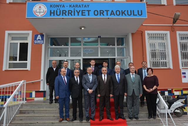 vali-toprak-karatay-hurriyet-ortaokulunu--(9).jpg
