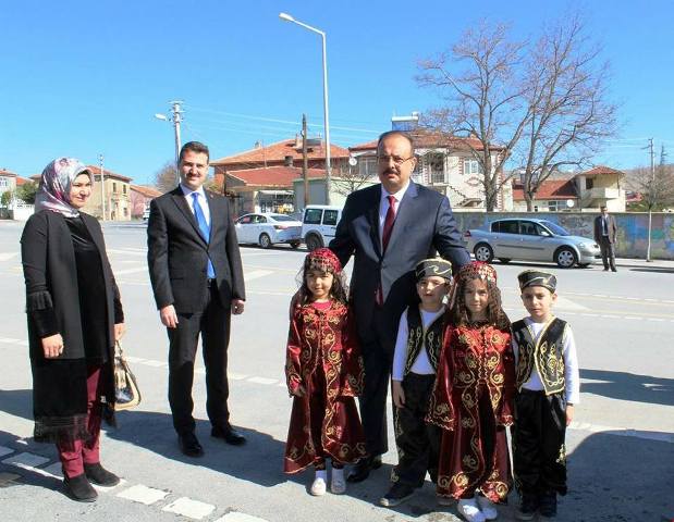 vali-yakup-canbolat’tan,-yunak’a--(4).jpg