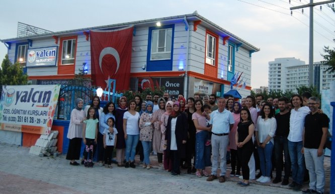 yalcin-egitim-kurumlari-ogretmenlerini--(1).jpg