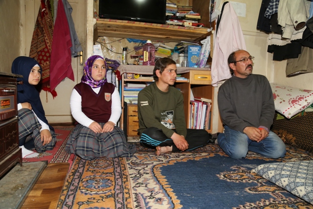 yardimlari-kabul-etmeyen-aile.jpg yardimlari-kabul-etmeyen-aile.jpg