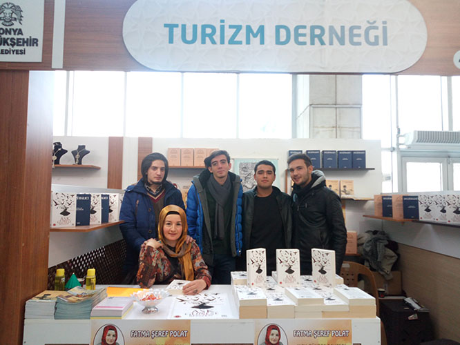 yazar-polat-“ask-gunese-benzer”i-imzaladi.jpg