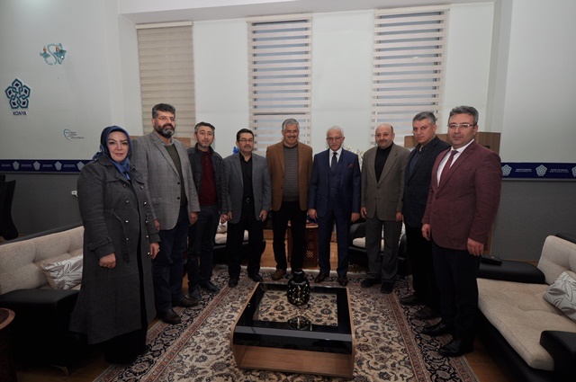 yeni-dunya-vakfi’ndan-rektor--(3).jpg