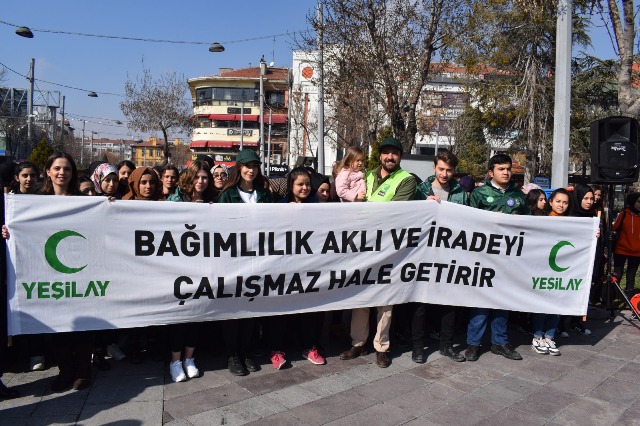 yesilay-farkindalik-icin-yurudu-(3).jpeg