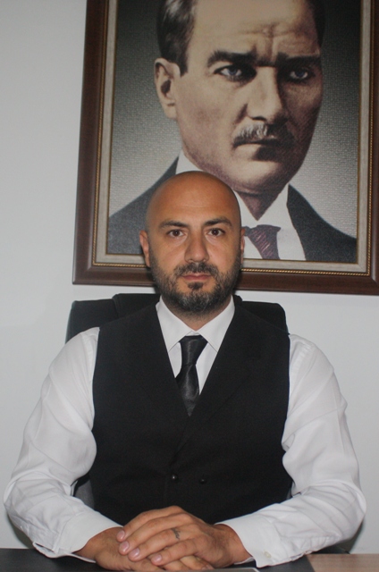 yigit-ugur-mumcu’yu-saygiyla.jpg