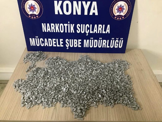 yilbasi-torbacilarina-konya-narkotikten--(2).jpg