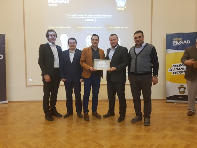 young-business-academy---(3).jpg