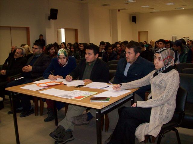 yunak’ta-bilgi-ve-munazara-yarismalari-(3).jpg