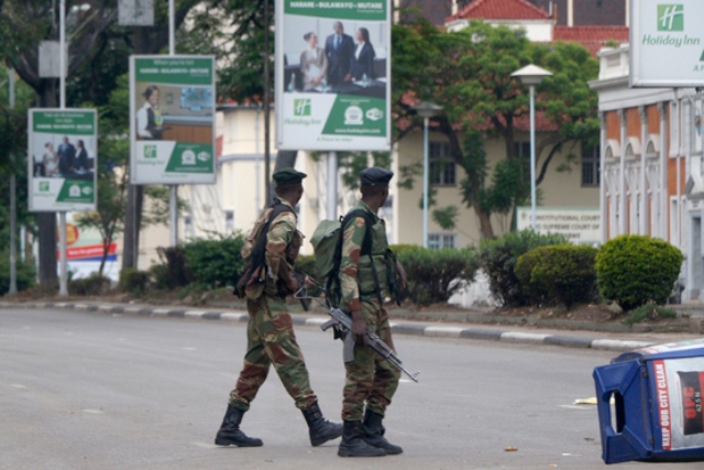 zimbabve’yi-37-yildir-yoneten-mugabe-askeri-mudahaleyle-devrildi-3.jpg