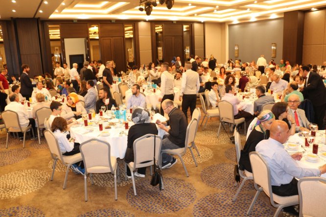 zmo-uyeleri-iftar.jpg